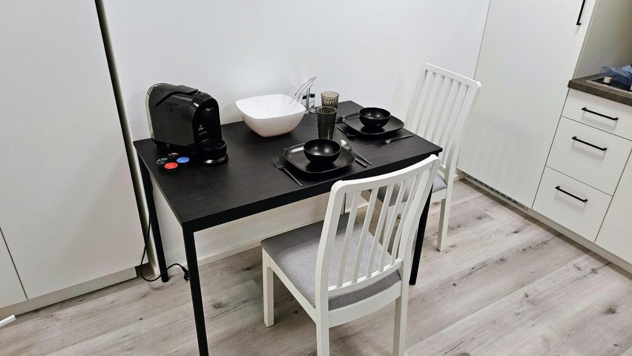 Apartment Kueche Arbeitsplatz Netflix Wlan Barrierefrei เอาก์สเบิร์ก ภายนอก รูปภาพ
